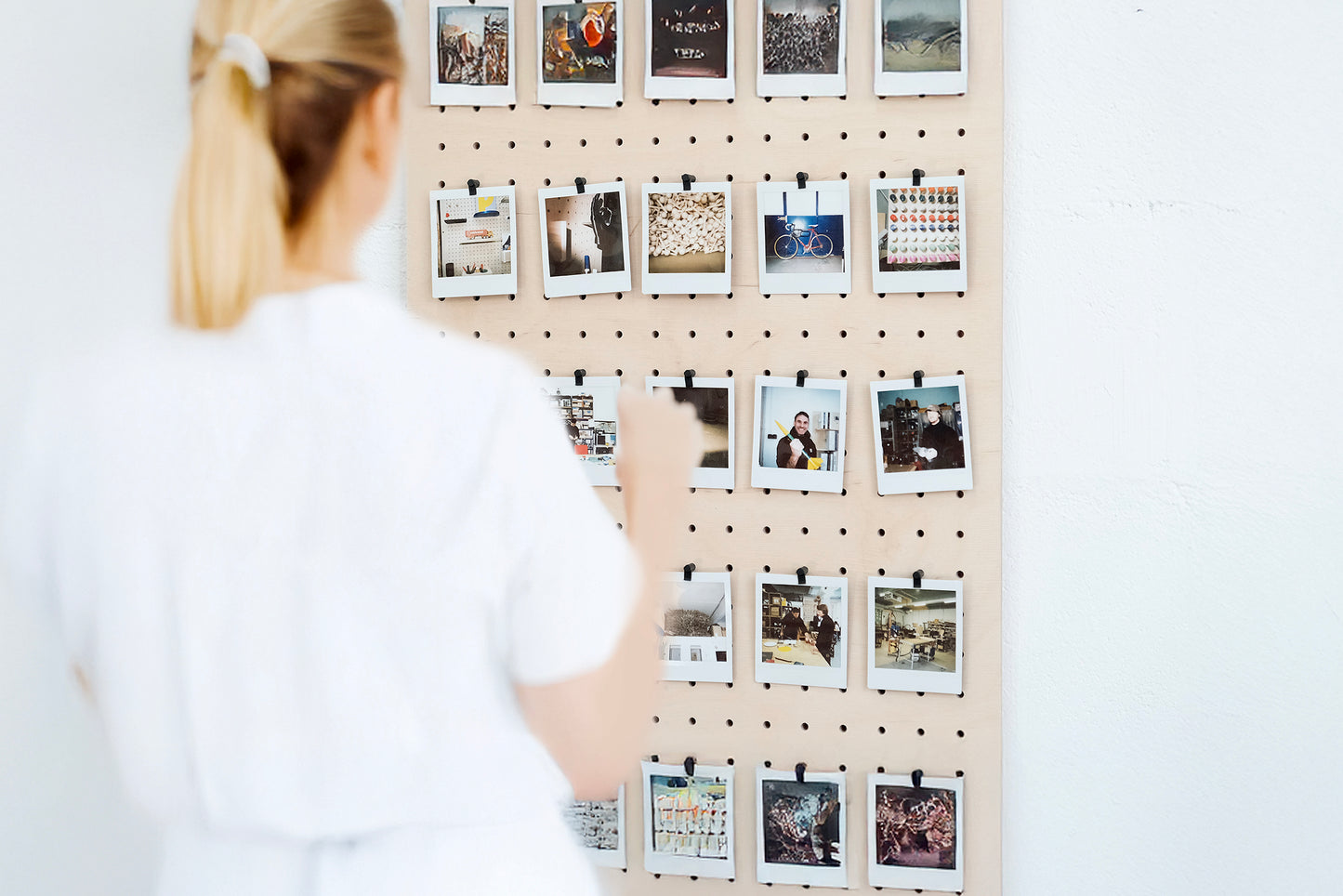 Pegboard Photowall Quark – Le mur de photos pour vos bureaux pour sublimer votre espace