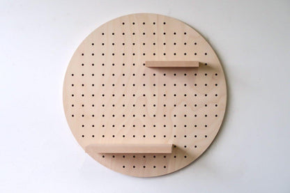 Panneau perforé - Pegboard Circulaire en bois - Diamètre 48 cm - Valchromat Rouge - Quark