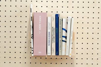 Serre livre minimaliste : accessoire pour organiser votre bibliothèque sur un Pegboard - Quark