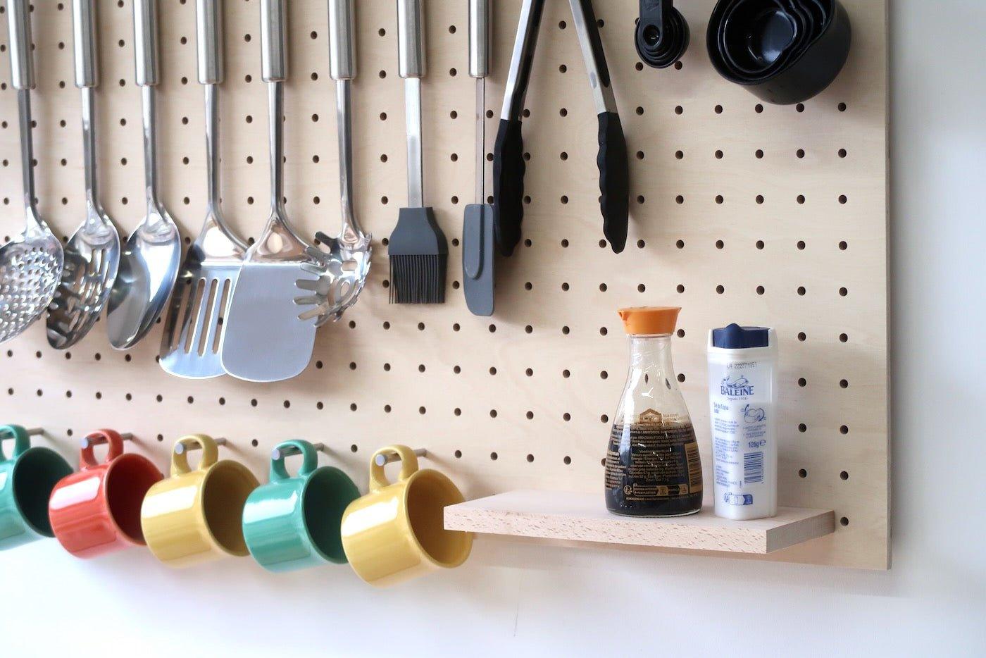 Tout-en-un : Le Kit pegboard 96 x 48 cm + set d'ustensiles de cuisine 